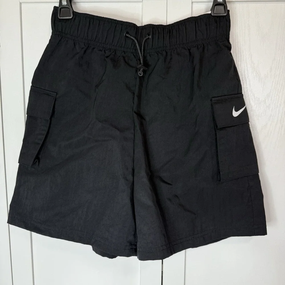 NWT Nike Sportswear Essential High Rise Cargo Shorts XS Black Woven Utility